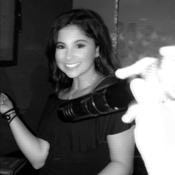 Meet your Posher, Rachel - Picture 1 of 1